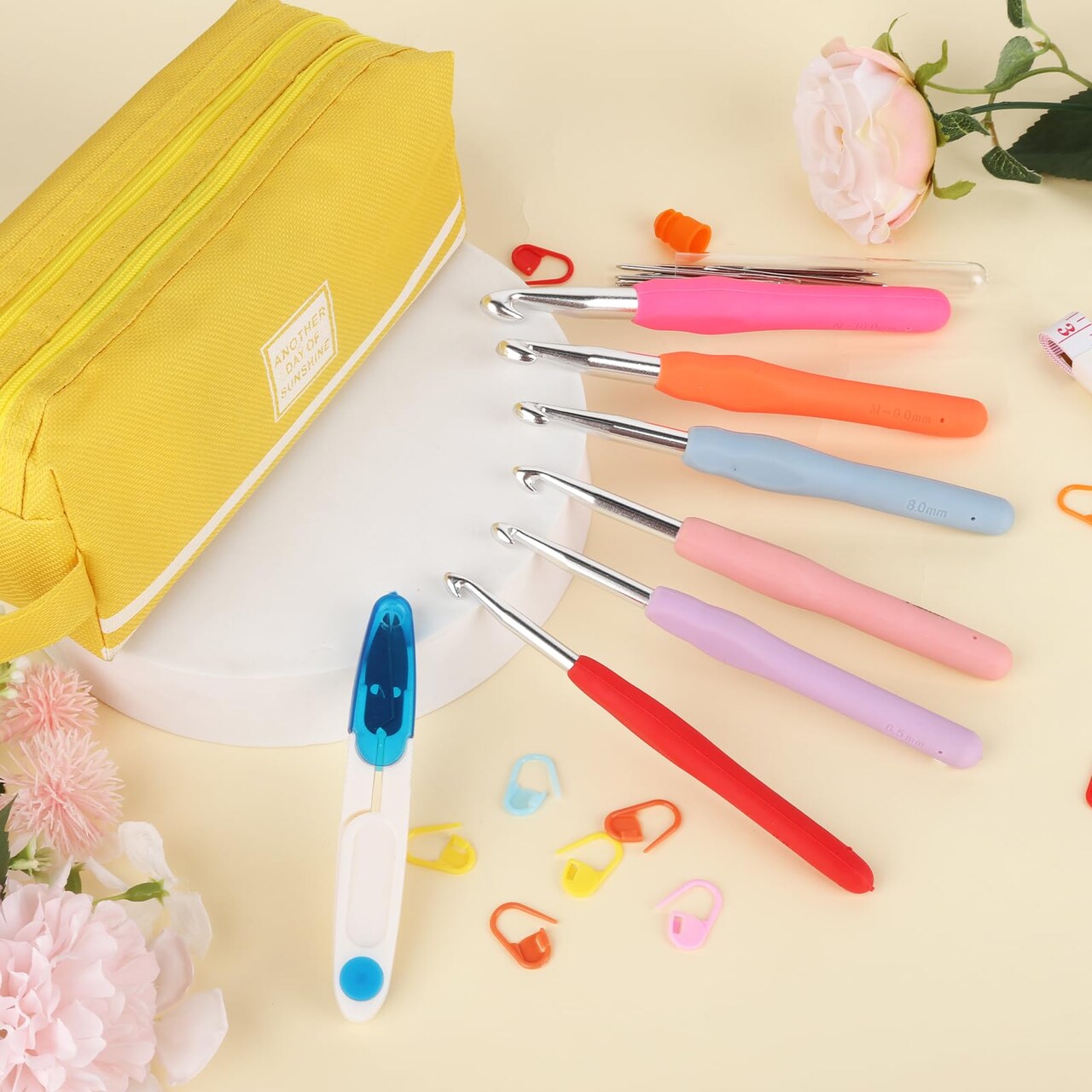 29 Pieces Big Size Crochet Hooks Set with Ergonomic Soft Handles for Thick Bulky Yarn,6.0mm - 10.0 mm Crochet Needls and Knitting & Crochet Supplies for Crochet Beginner Lover Crocheter